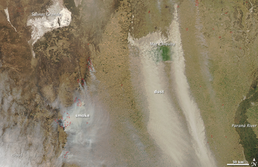 Vergrösserte Ansicht: Dust and Smoke in a satellite image