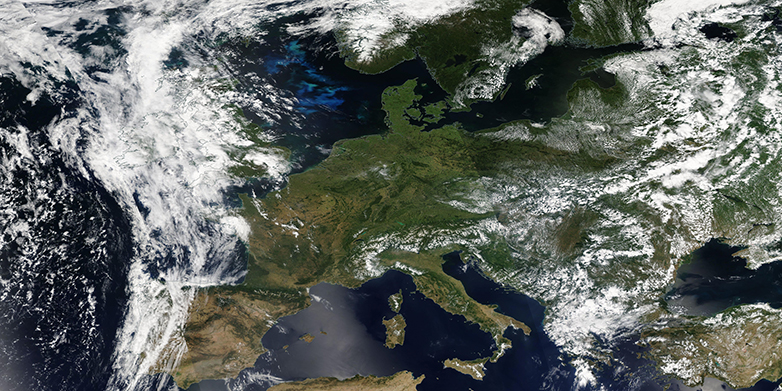 Vergrösserte Ansicht: Die stabile Hochdrucklage in Europa am 1. Juli 2015. (Bild: Nasa Worldview)