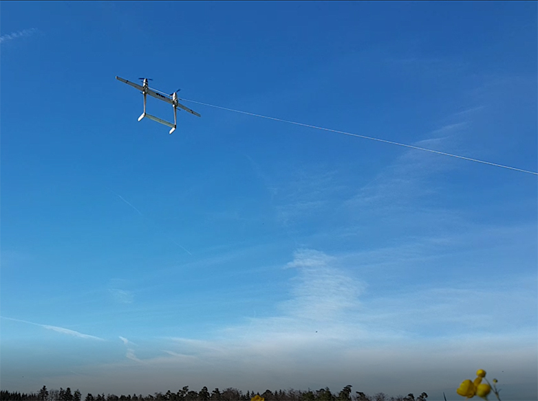 Vergrösserte Ansicht: Ftero-Flugzeug in der Luft