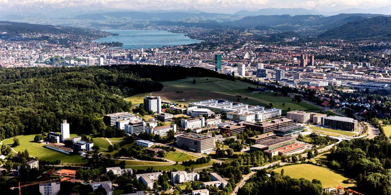 Der ETH-Rat möchte die Gebühren für das Studium an der ETH Zürich - im Bild der Campus Hönggerberg - anheben. (Bild: ETH Zürich / Alessandro Della Bella)