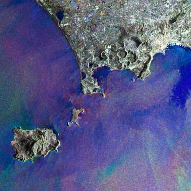 Bucht von Neapel / Bay of Naples (Copyright: ESA)