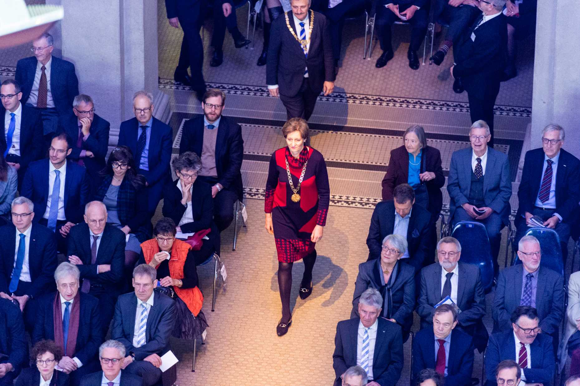 Vergrösserte Ansicht: ETH-Rektorin Sarah Springman beim Einmarsch am ETH-Tag 2018. (Bild: ETH Zürich / Oliver Bartenschlager)