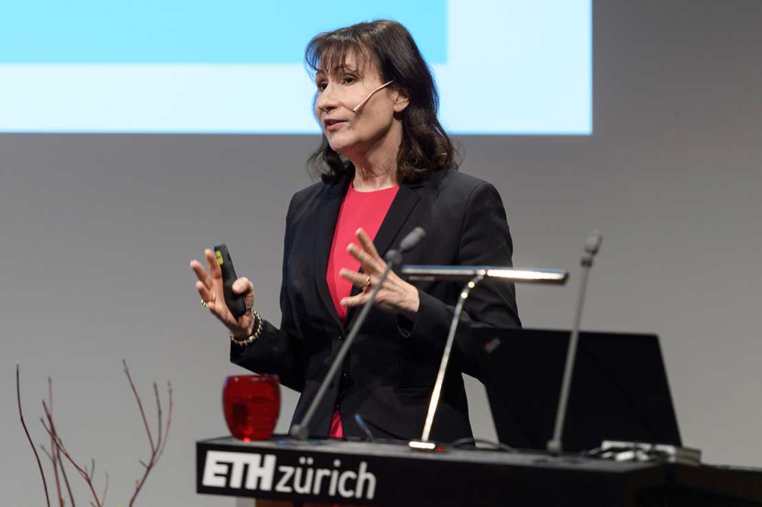 Vergrösserte Ansicht: Gastrednerin Suzanne Thoma. (Bild: O.Bartenschlager / ETH Zürich)