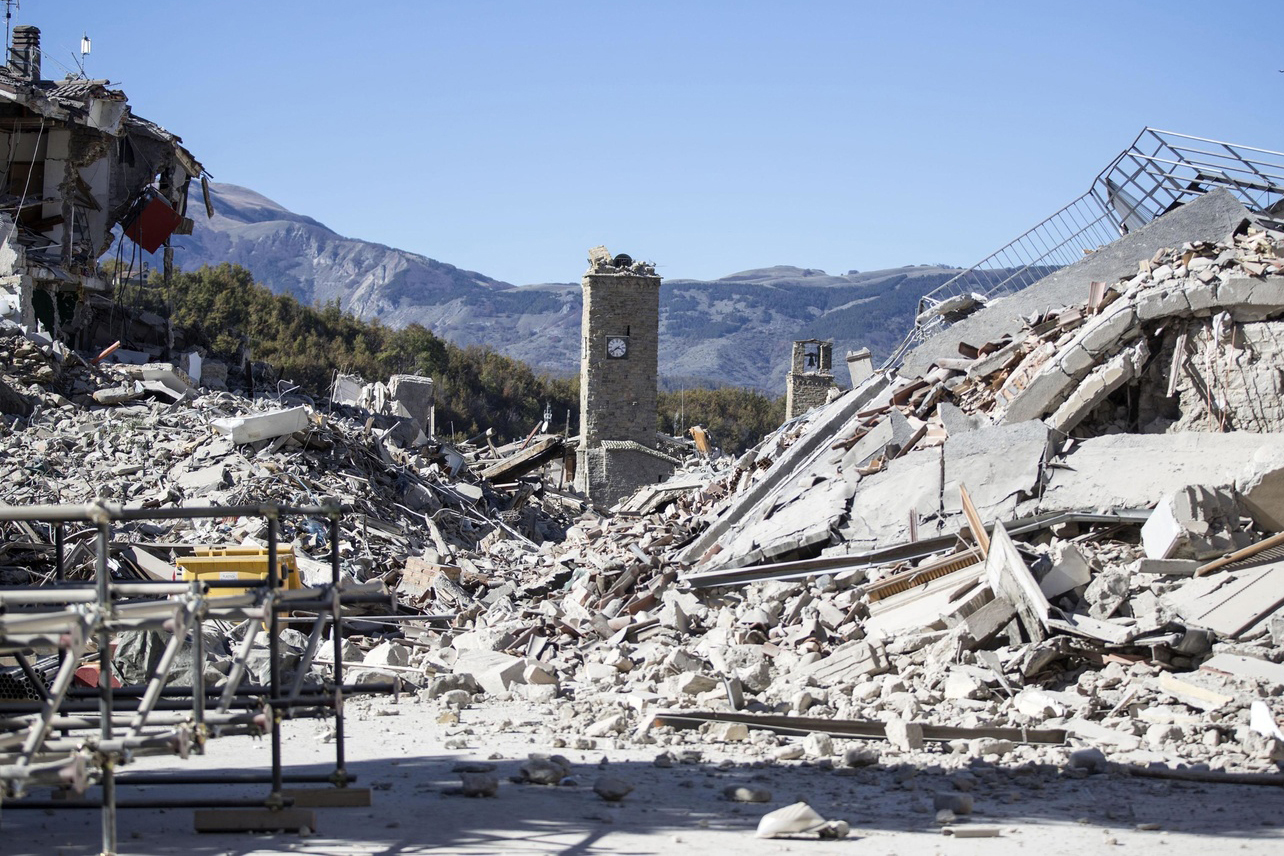 In Zentralitalien ereignete sich 2016 ein sehr starkes Erdbeben, gefolgt durch ein noch stärkeres Nachbeben, welches Dörfer und Städte in Schutt und Asche legte. (Bild: keystone)