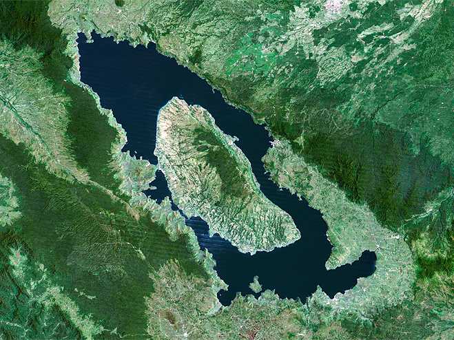 Enlarged view: Lake Toba