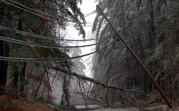 Enlarged view: Broken powerline after storm
