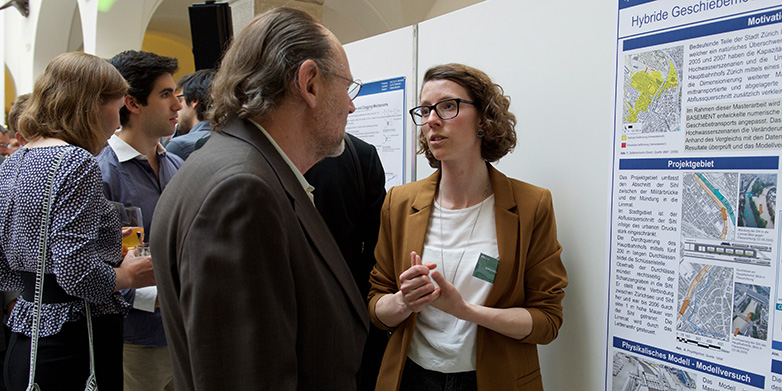 Meet the Talent 2015 - a sponor and grantee Andrea Irniger (right) meet for discussion. (Photograph: ETH Zurich / Heidi Hostettler)