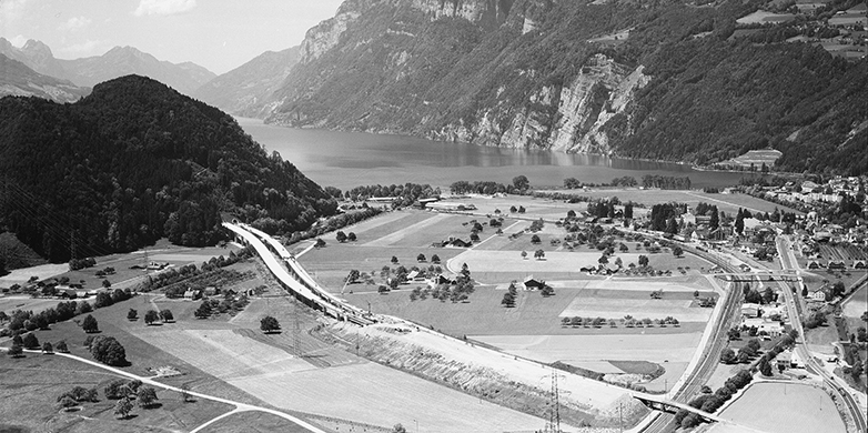 Enlarged view: The N3 / A1 motorway at Walensee under construction.