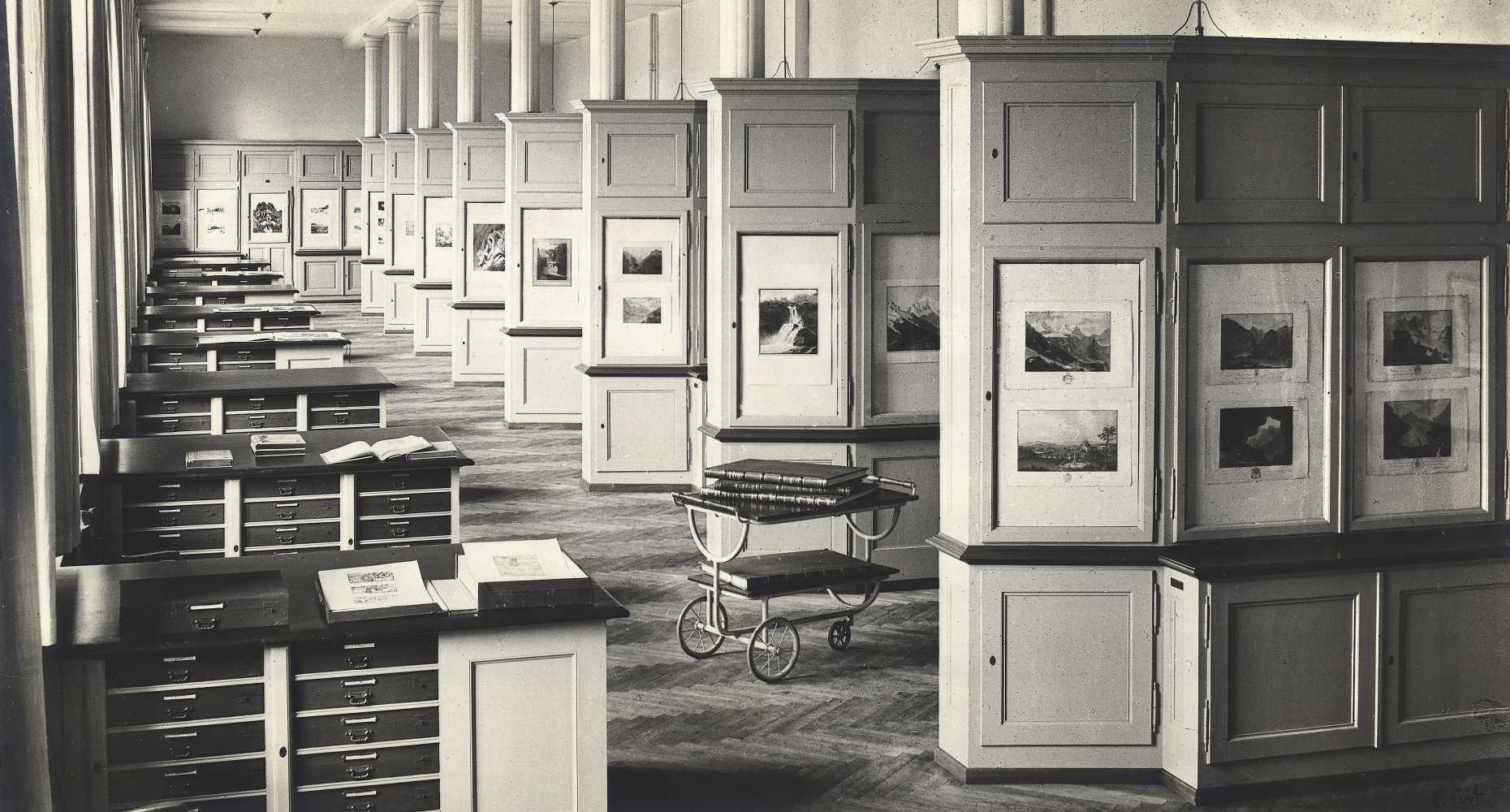 Main depot of the Graphische Sammlung used as collection and exhibition space, 1924-1969. (Photography: ETH library)