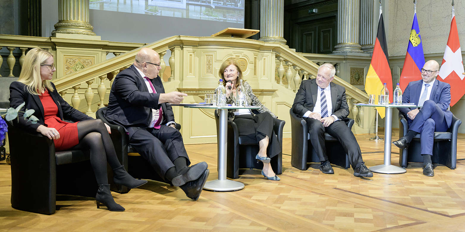 Enlarged view: The four Economics Ministers on the podium: Margarete Schramböck (A), Peter Altmaier (D), Johann Schneider-Amann (CH) and Daniel Risch (FL) (from left to right) (Photo: ETH Zurich / Oliver Bartenschlager)