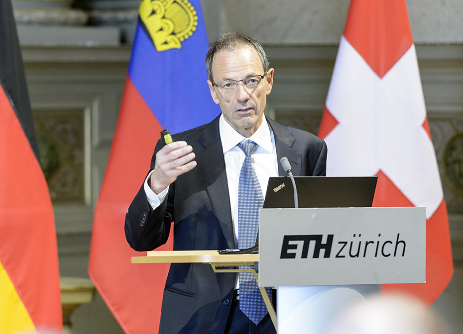 Enlarged view: ETH President Lino Guzzella discussed the numerous ETH spin-offs that are helping to keep technological expertise in Europe as we head deeper into the age of digitalisation. (Photograph: ETH Zurich / O.Bartenschlager)