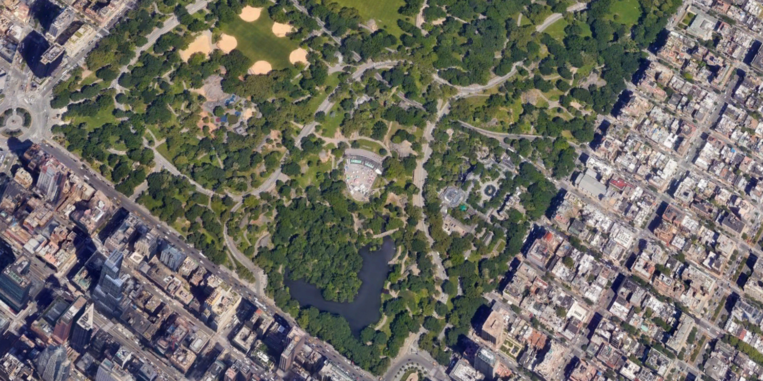 Enlarged view: The surface of a cell and its surface proteins is proportional to three times the size of New York's Central Park and the people who dwell there. Baseball fields correspond to functional units, players to individual proteins with special functions. (Image: Google Earth/Landsat/Copernicus)