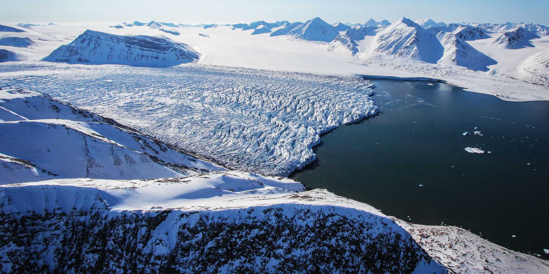 Enlarged view: Arctic islands such as Spitsbergen have the largest ice volumes outside Greenland and Antarctica. (Photograph: Katrin Lindbaeck)