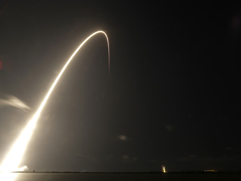 On 23 May 2019, a SpaceX rocket carrying 60 satellites for the company’s Starlink broadband network lifts off from Cape Canaveral. (Photo: AP Photo/John Raoux) 