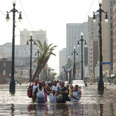 People flee from flood