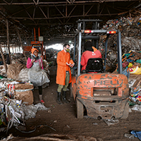 Waste sorting in a hall