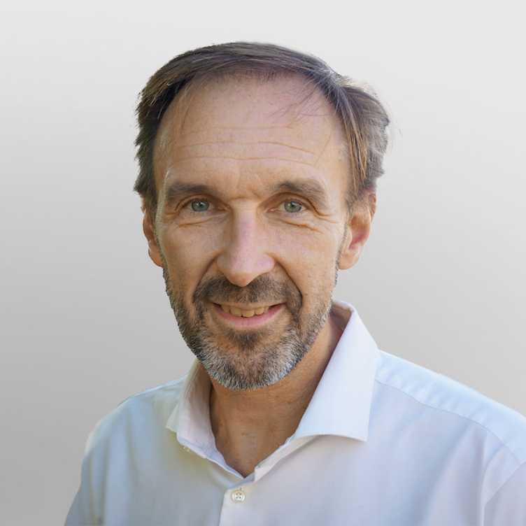 Portrait picture of Achim Walter