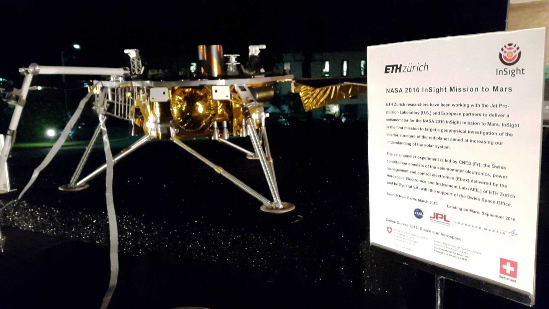Enlarged view: Image of the InSight Mars Lander (1:2 scale model) displayed during the Soirée Suisse 2015 event in Washington D.C.   Photo: ETH Zurich, Ulrike Kastrup