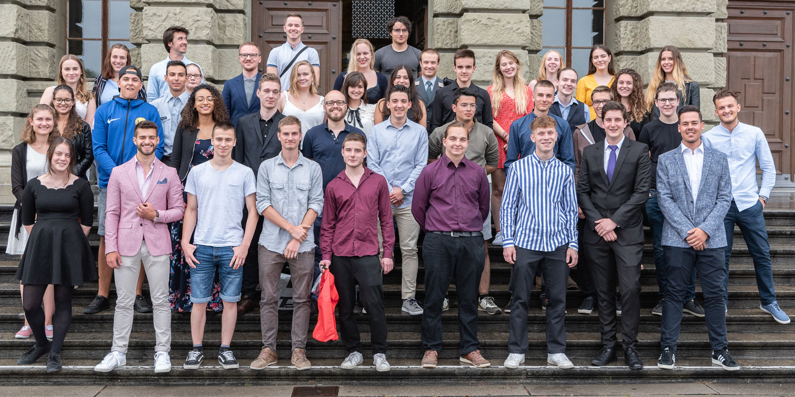 Enlarged view: As part of the 2019 apprentice graduation ceremony, forty-nine young pg professionals celebrated completingrofessionals celebrated completing their vocational training at ETH Zurich on Thursday. (Photo: ETH Zurich / Cornel Andreoli)