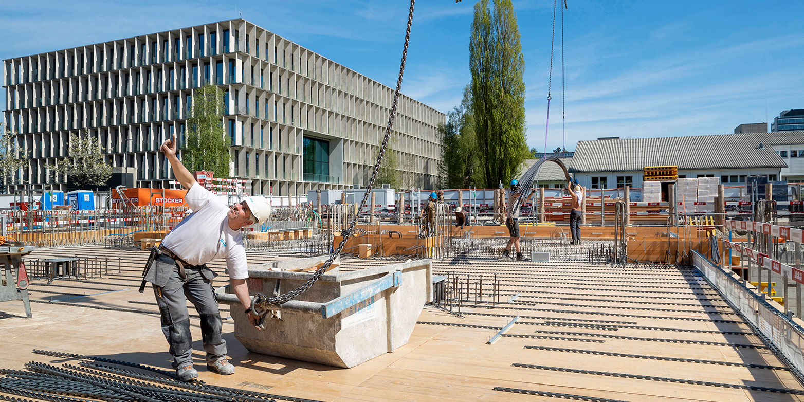 ETH Zurich is continuously developing its campus. Ulrich Weidmann, Vice President for Infrastructure, provided information on this subject together with other experts. (Image ETH Zurich/Alessandro Della Bella)